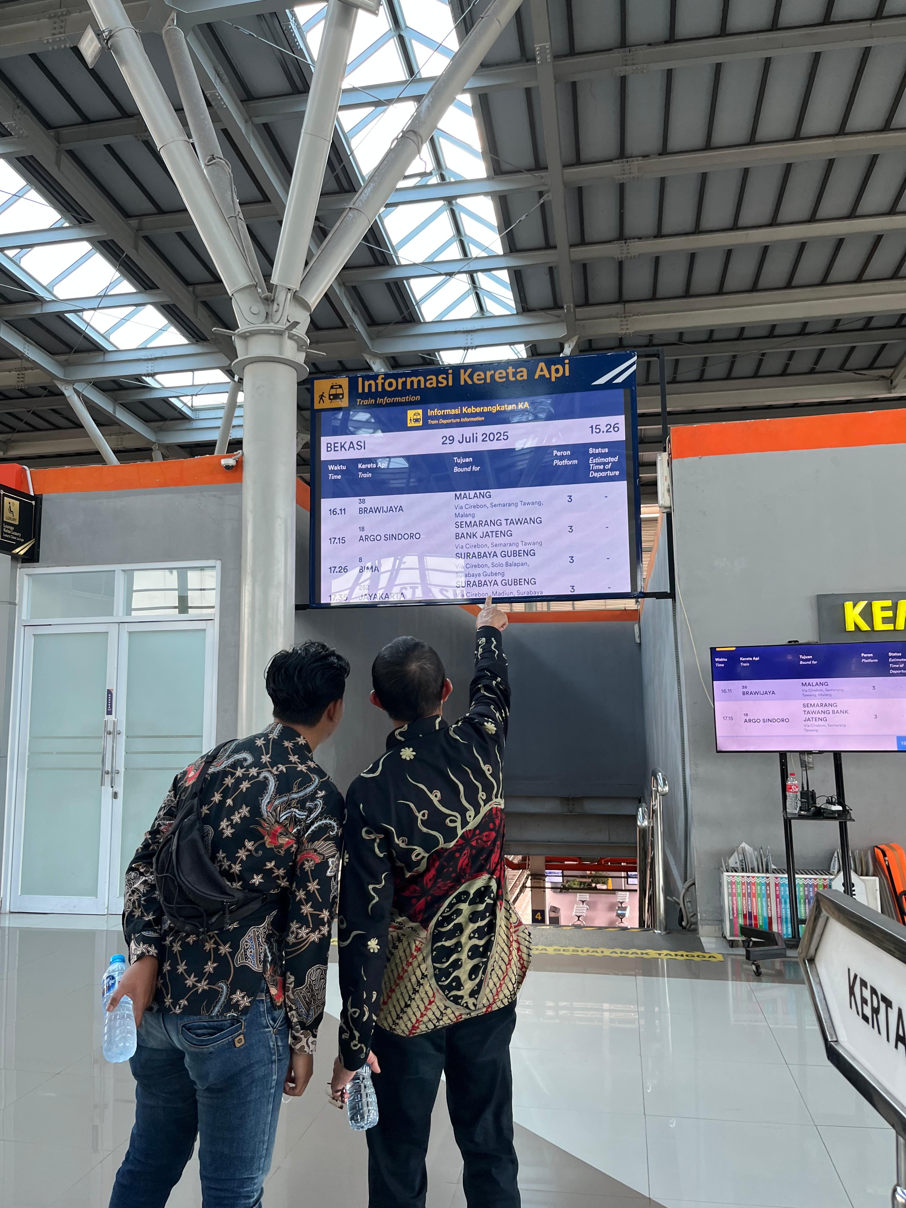 Videotron Stasiun Bekasi